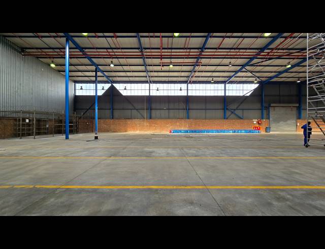 2,594M² WAREHOUSE TO LET IN SPARTAN